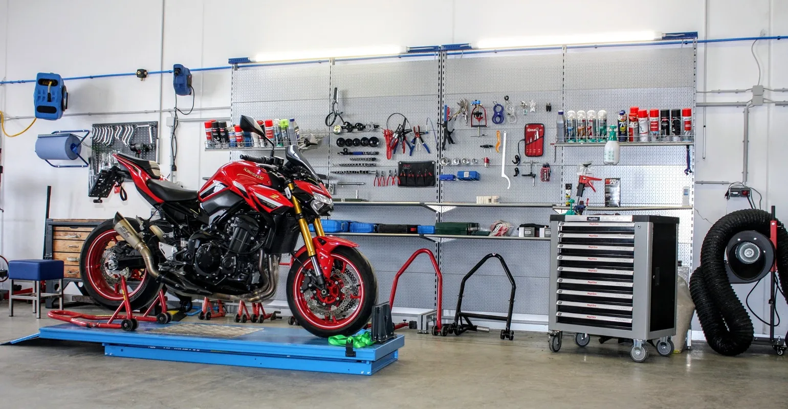 Motorradservice im Werkstattalltag